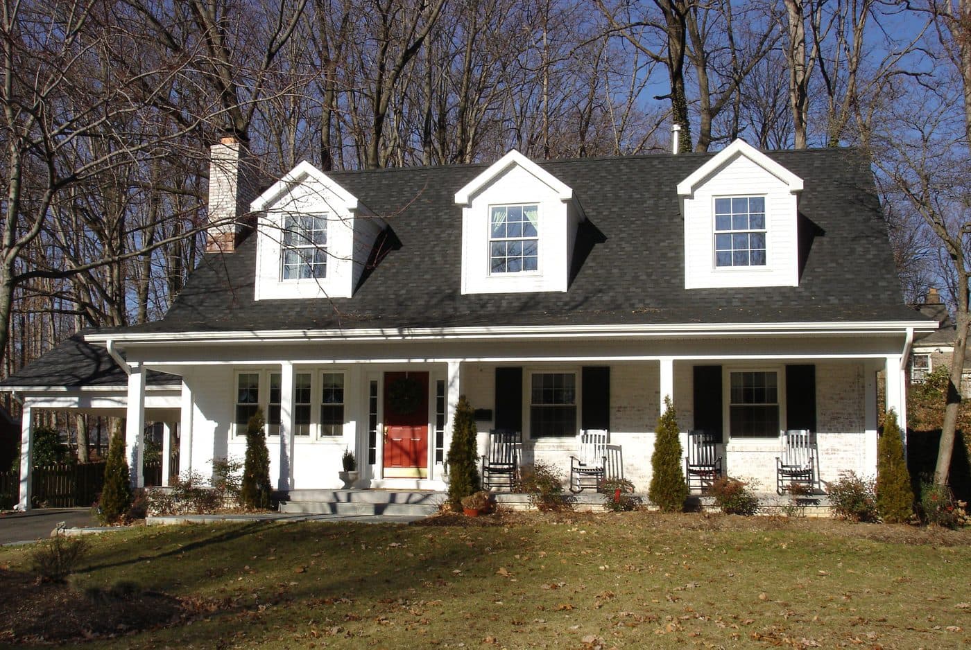 Home with a front porch in Springfield